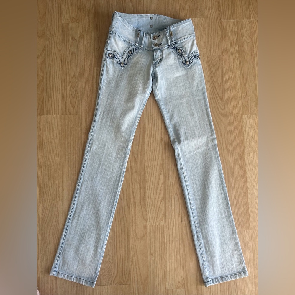 Secret Love Size 25 Colombian Light Wash Jeans